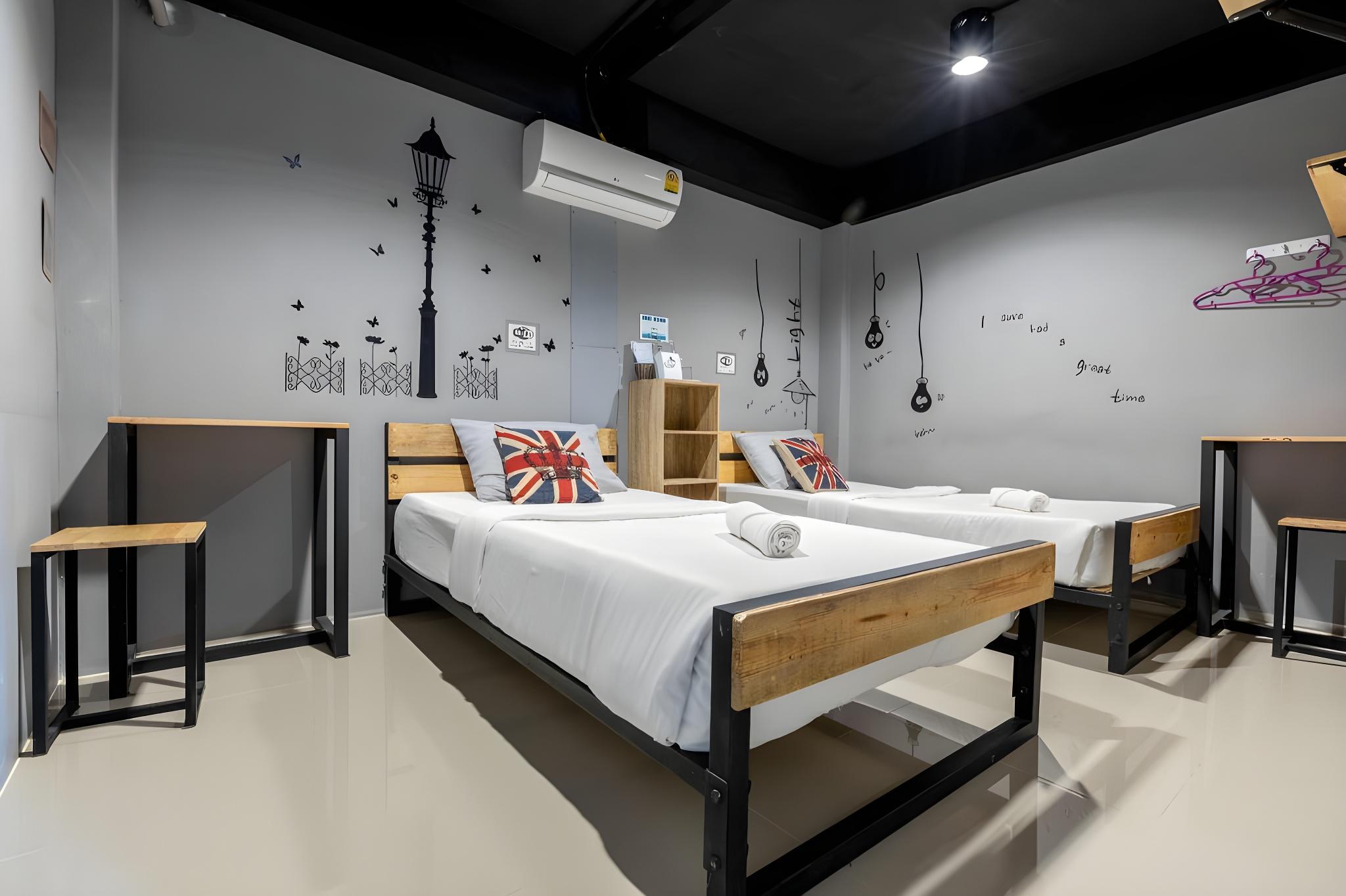 Room, Twin Beds, Shared Bathroom