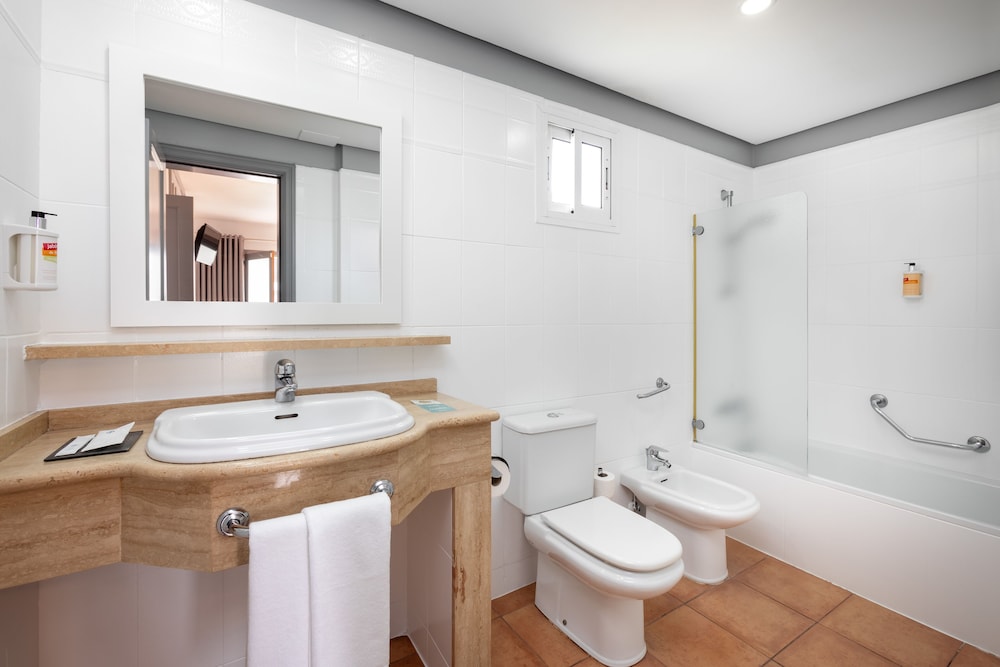 Sol Barbacan Apartments 13/72