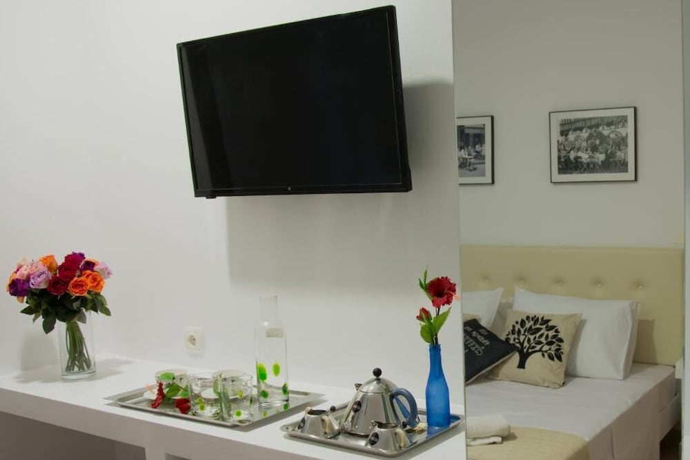 Astron Hotel 38/56