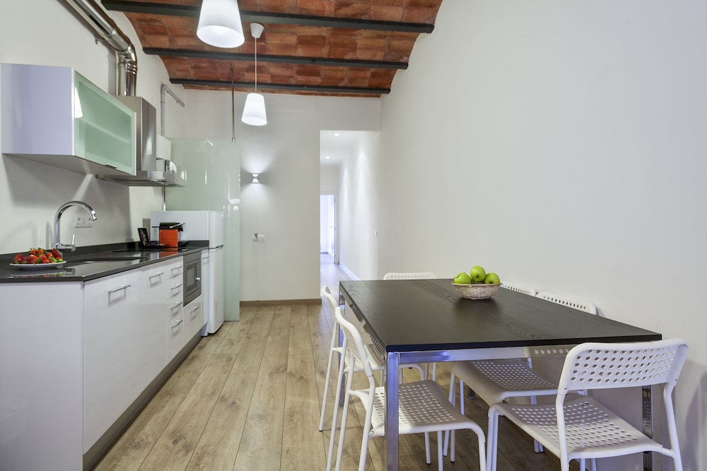 Fira Centric Apartments 61/72