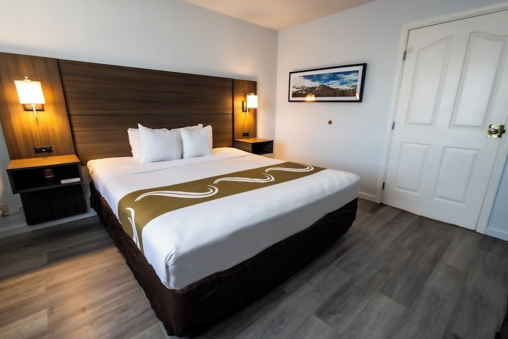 Quality Inn & Suites Tulare CA 15/50