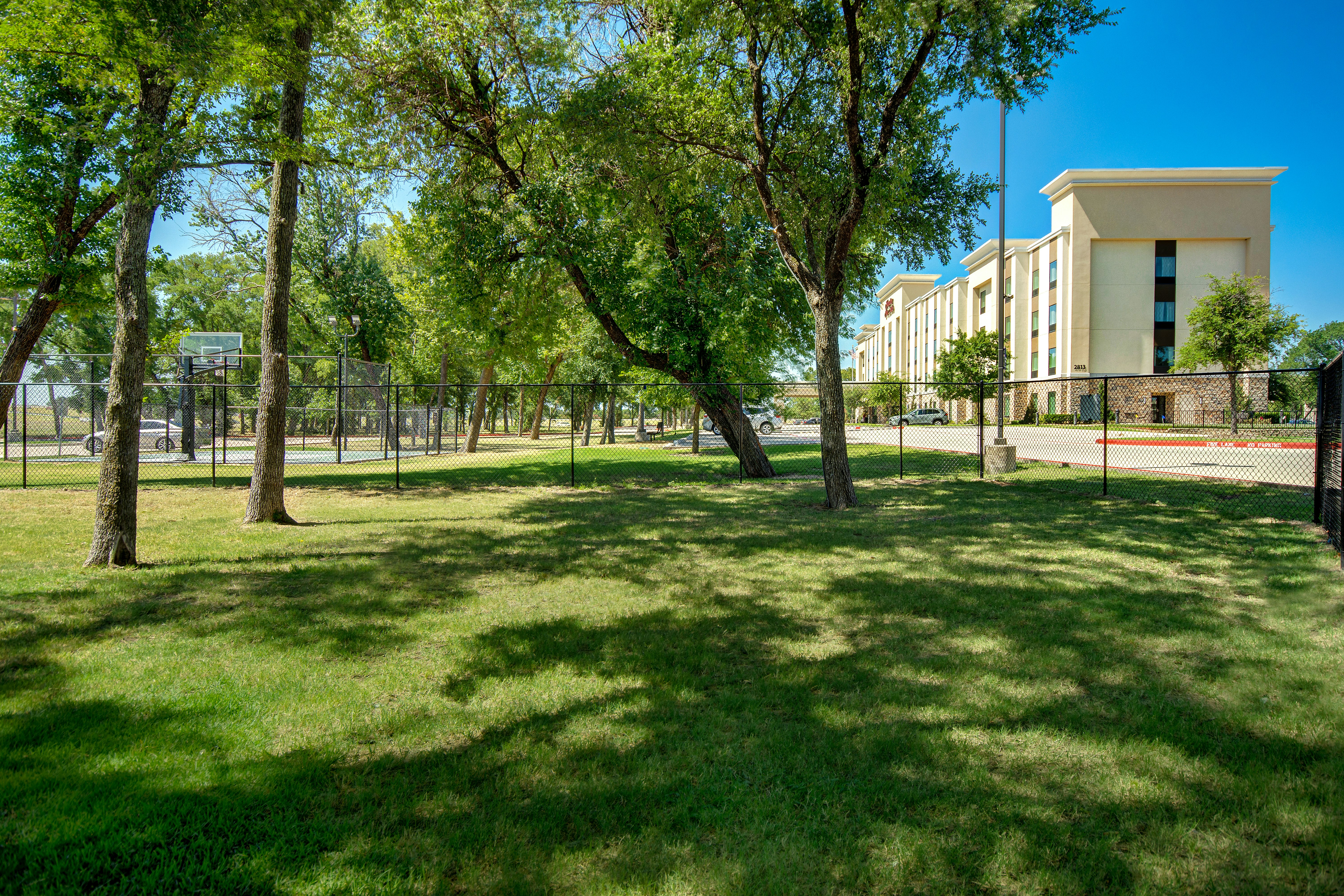 Hampton Inn Suites Dallas Plano East Tx 72/76