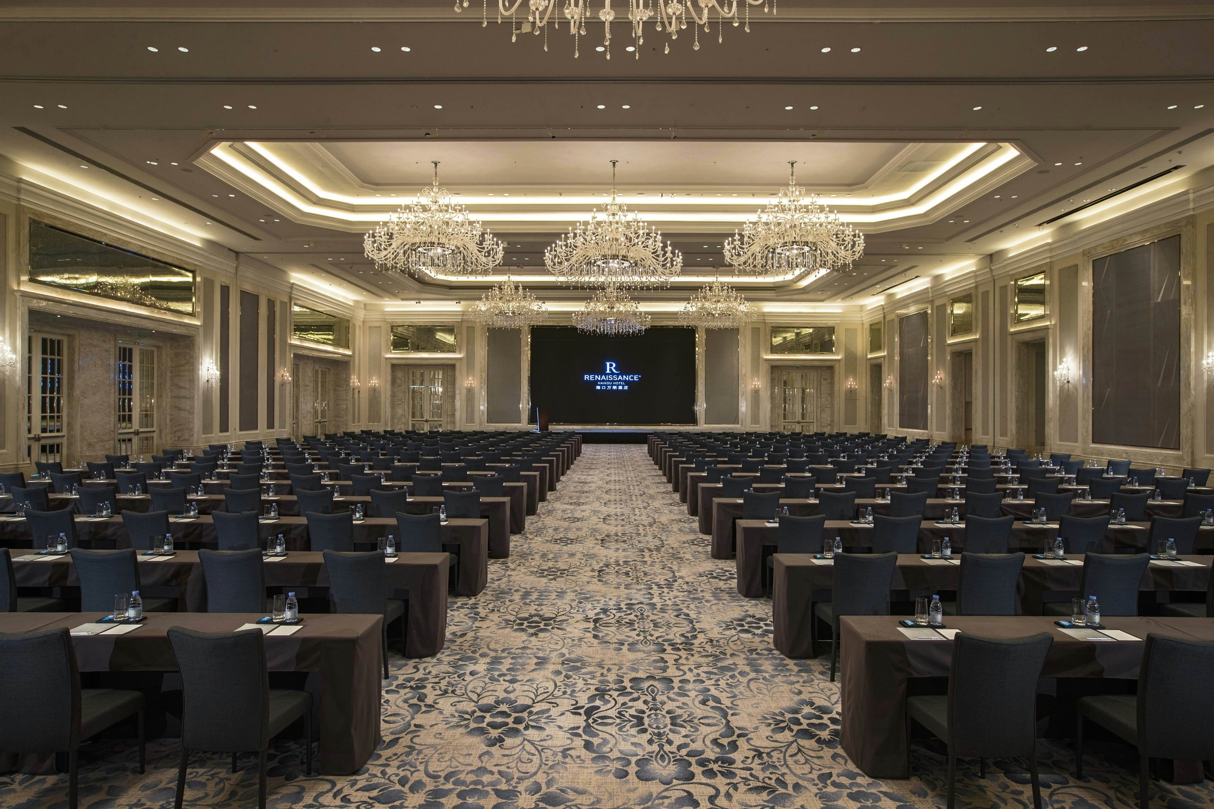Renaissance Haikou Hotel 4/9