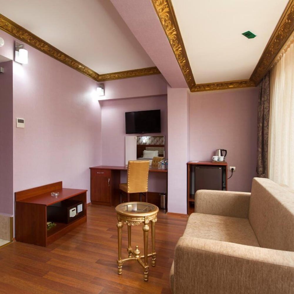 Alrazi Hotel 42/56