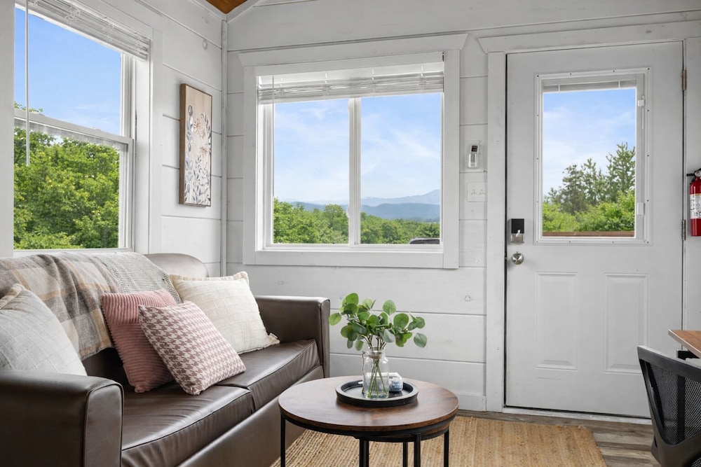 Sojourn Lodging 34/53