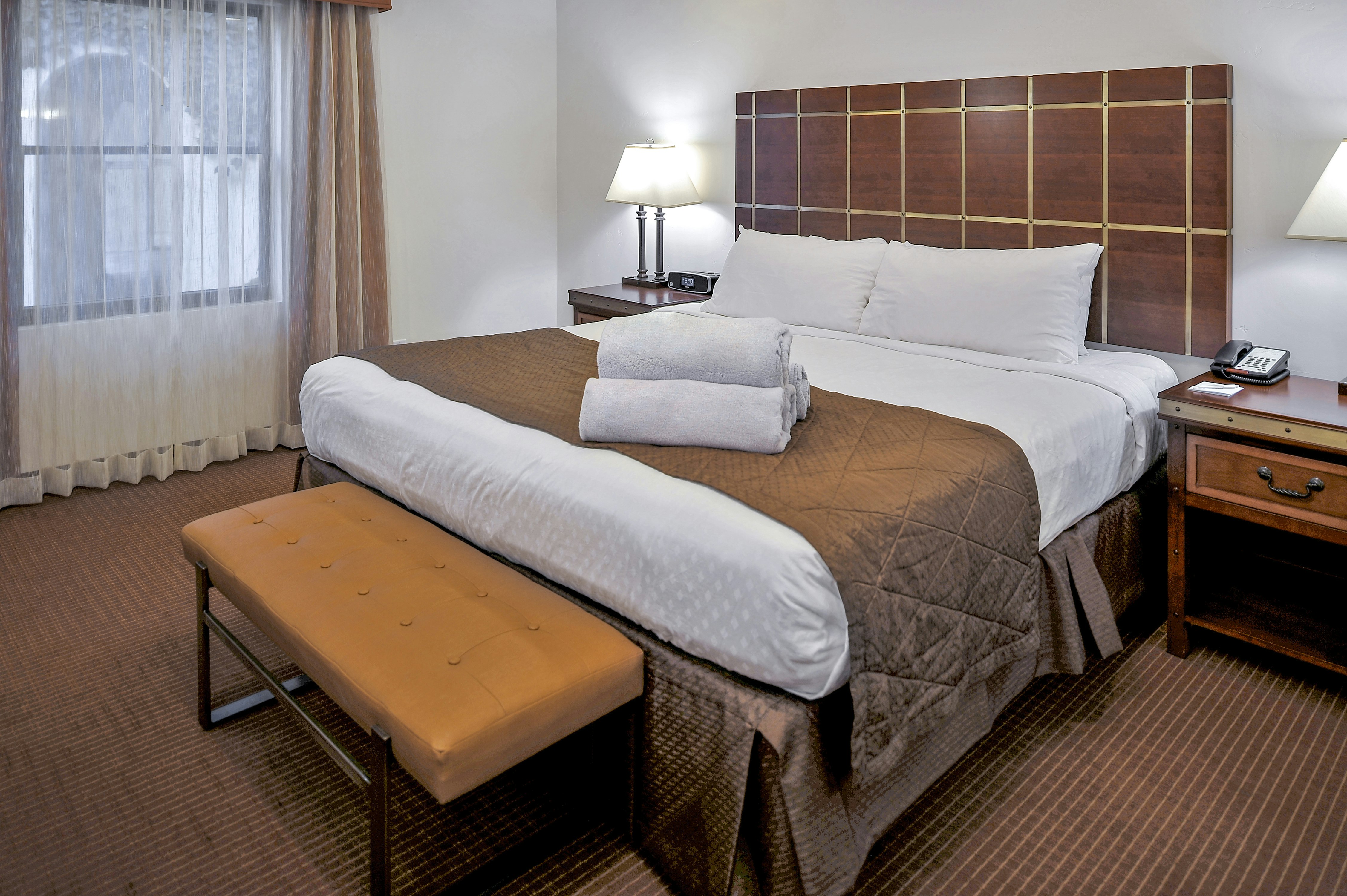 2 Bedrooms, Deluxe, 2 King Beds, Mountain View