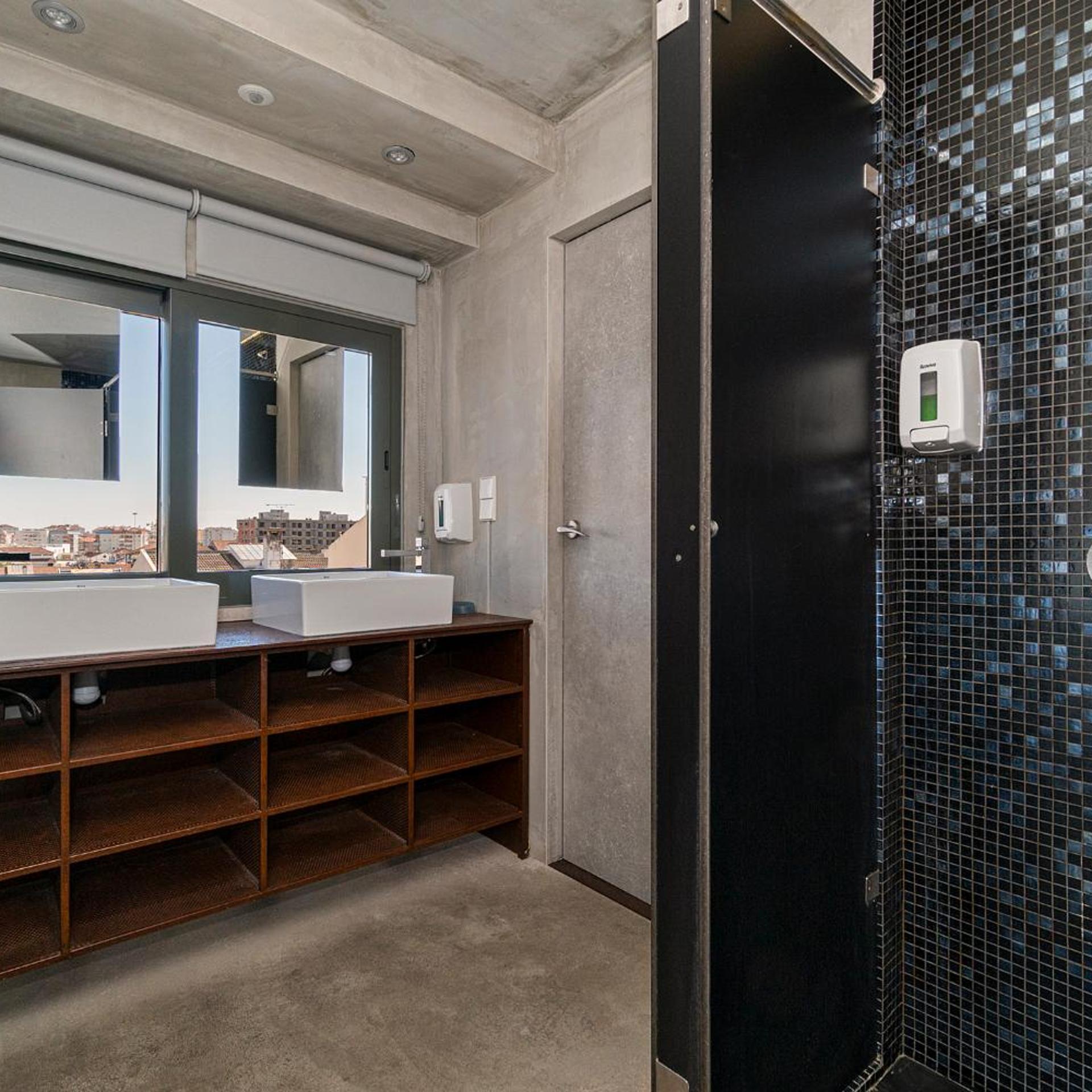 N1 Hostel Apartments & Suites 50/50