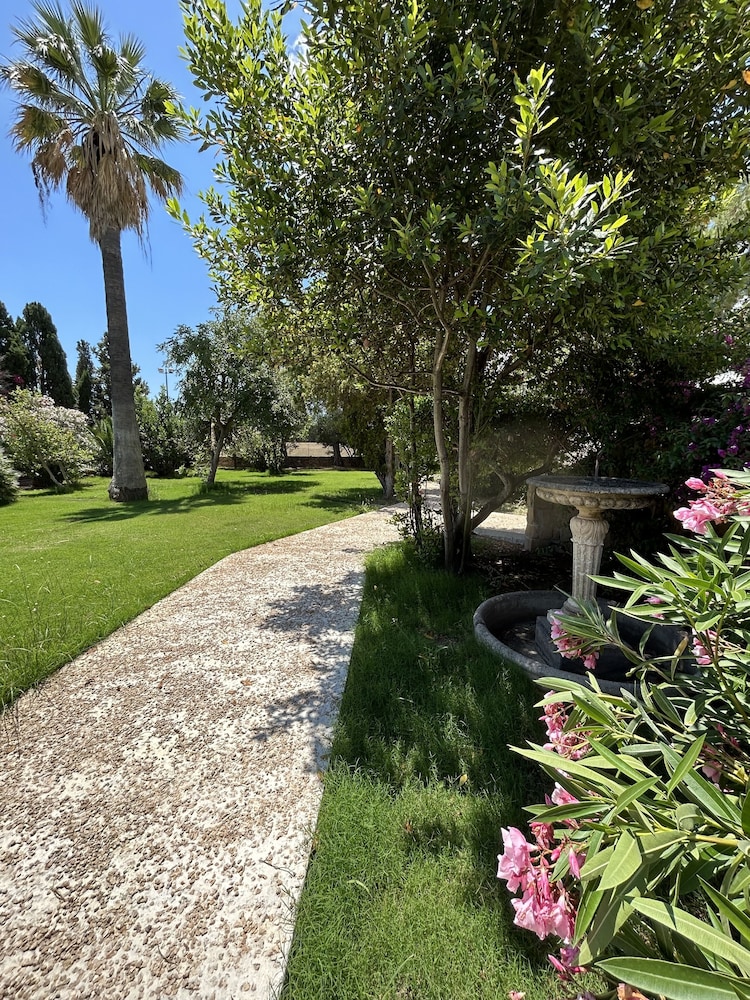 Villa Cavalieri Country Hotel 59/77