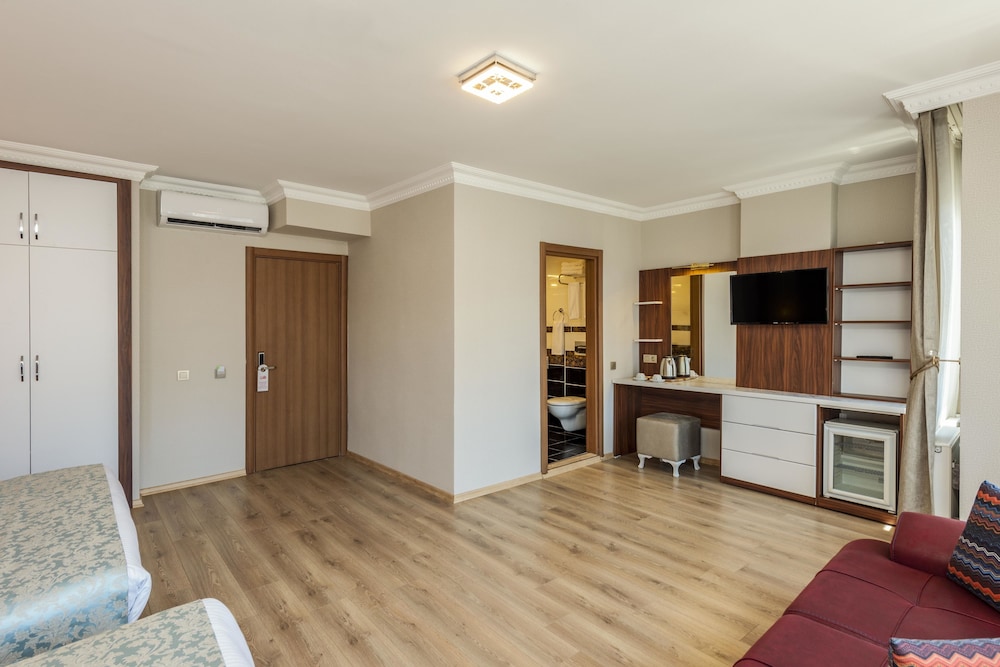KUPELI HOTEL 41/58