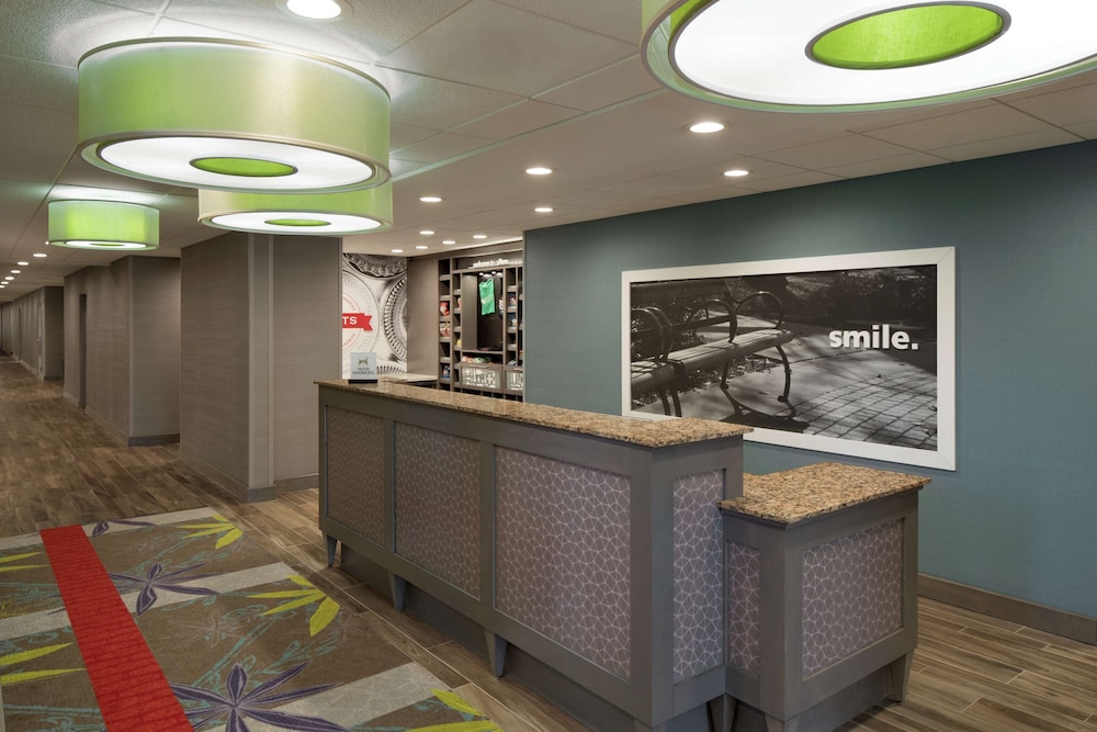 Lobby at Hampton Inn & Suites St. Louis/Alton Il, ALTON - IL