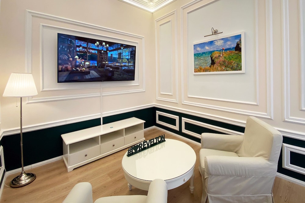 Revelton Suites 44/71