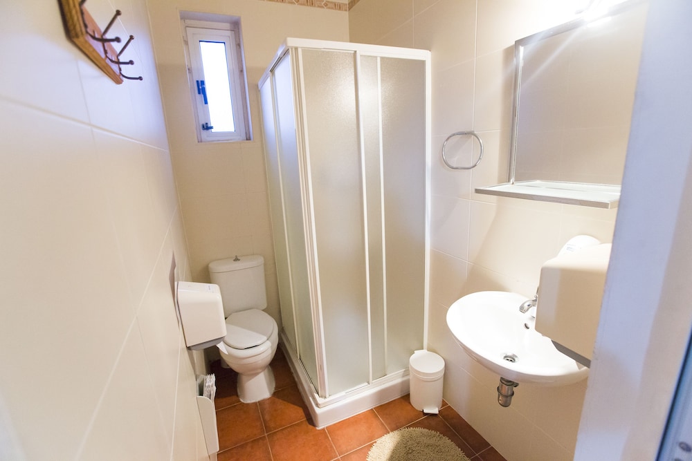 FEMALE DORM, FEMALE ONLY, BASIC