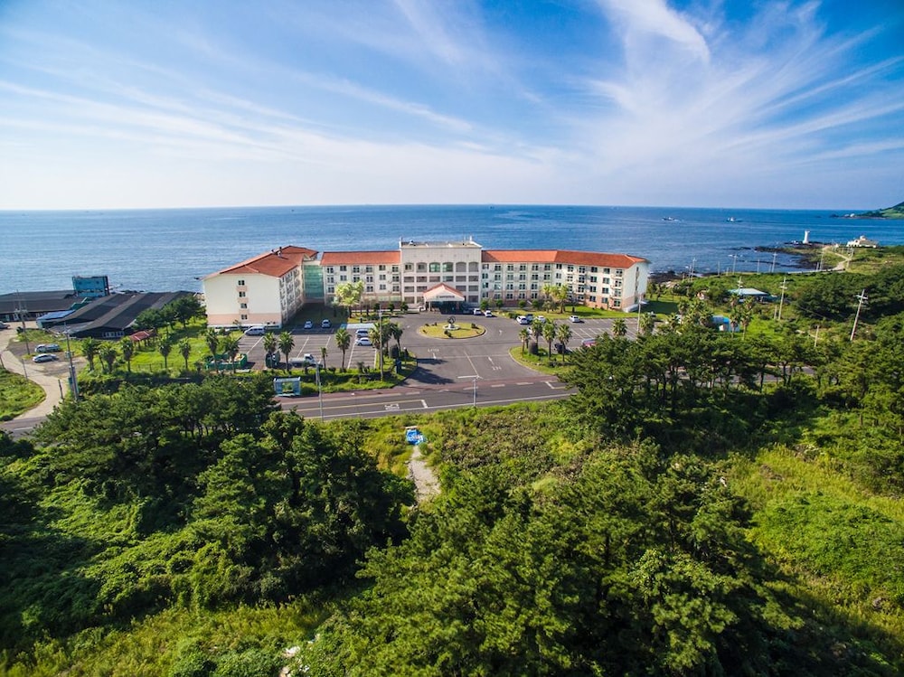Il Sung Jeju Beach Resort 39/42