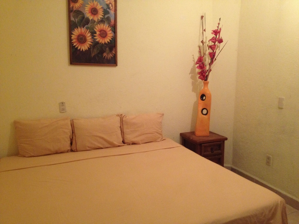Hotel Las Salinas 10/30