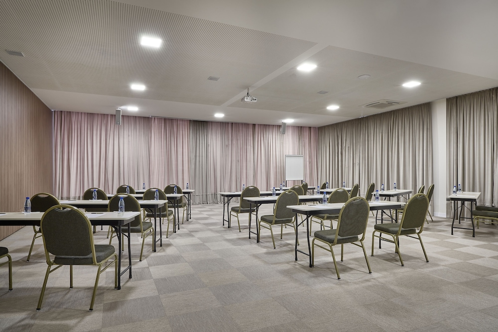 Lefel Hotel 39/46