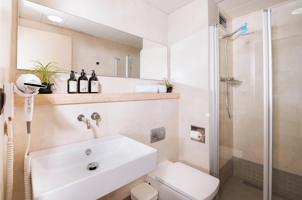 Apartaments Marfina 57/59