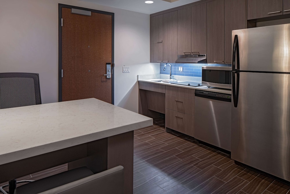 Hyatt House Indianapolis Downtown 16/70