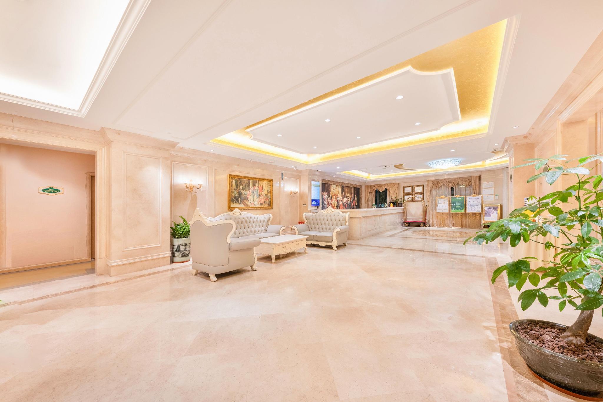 Vienna Hotel (Shenzhen Botanical Garden Road store) 23/52