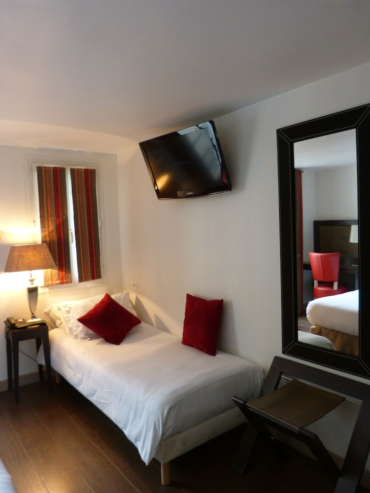ROOM, TRIPLE