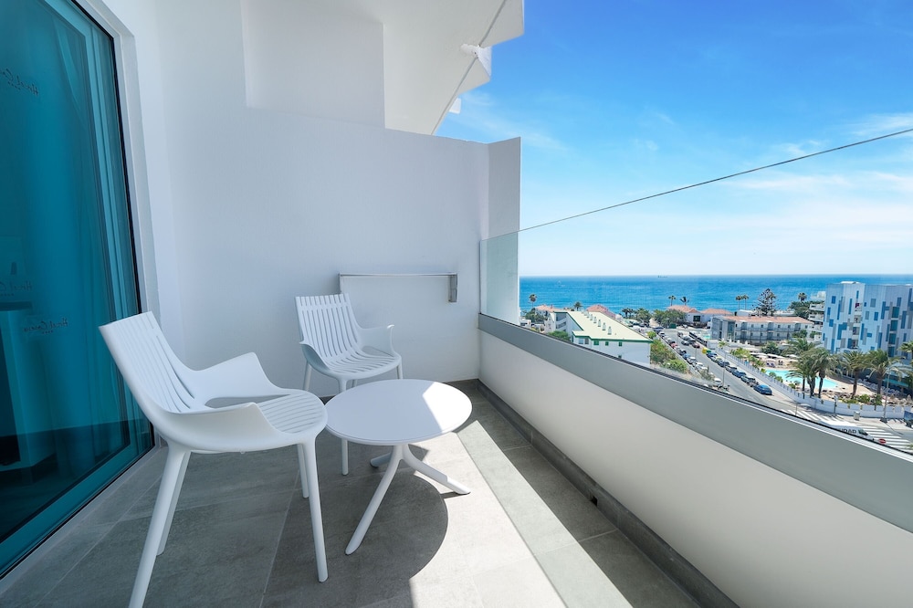 Caserio Hotel 54/55