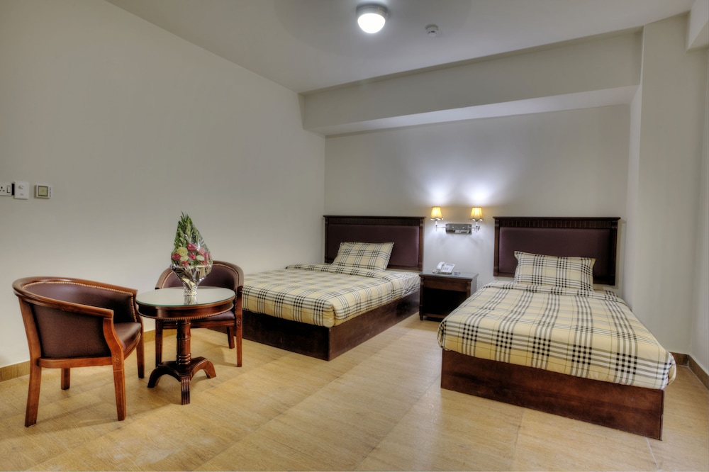 La Rose Hotel 13/54