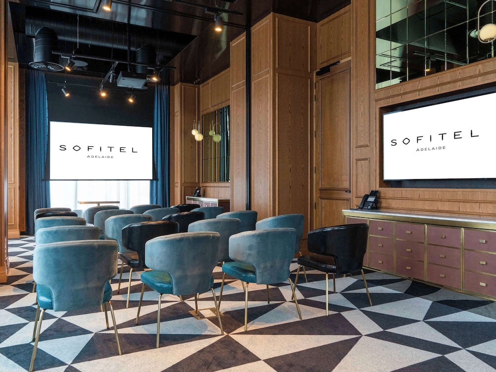 Sofitel Adelaide 69/73