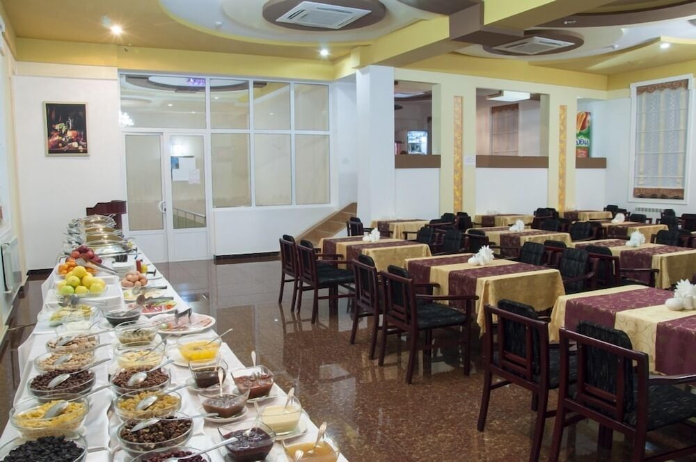 Golden Valley Hotel 24/30