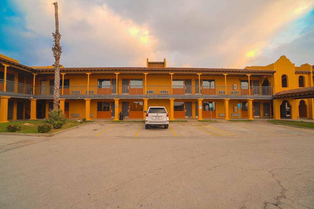 OYO Hotel Kingsville - Hwy 77 in KINGSVILLE - TX