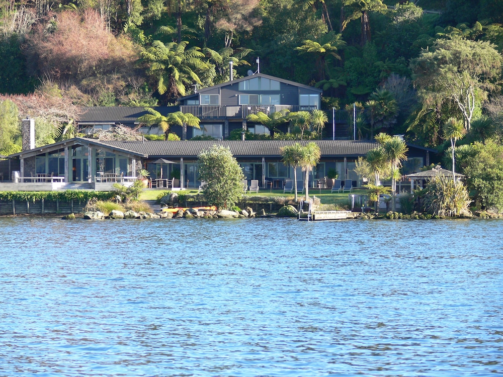 Koura Lodge 61/63