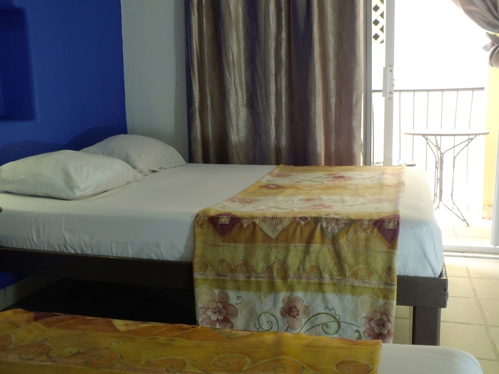 Sahara Hotel 31/71