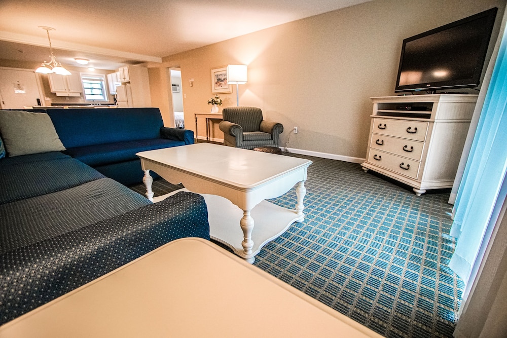 Cape Winds Resort 34/46