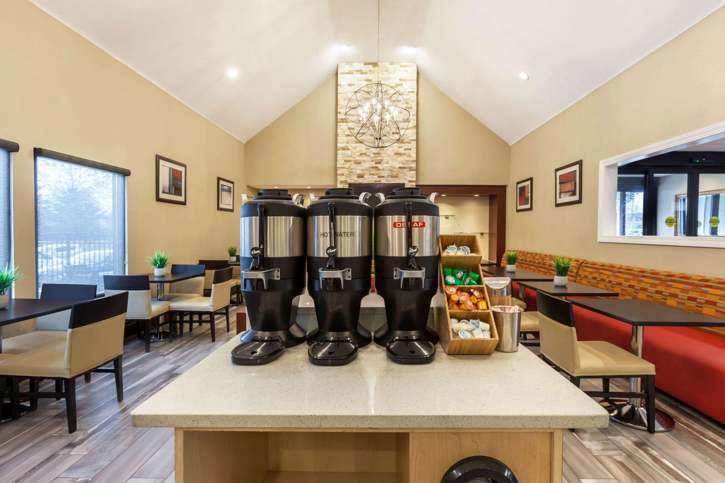 Hawthorn Suites by Wyndham Detroit Southfield 12/19