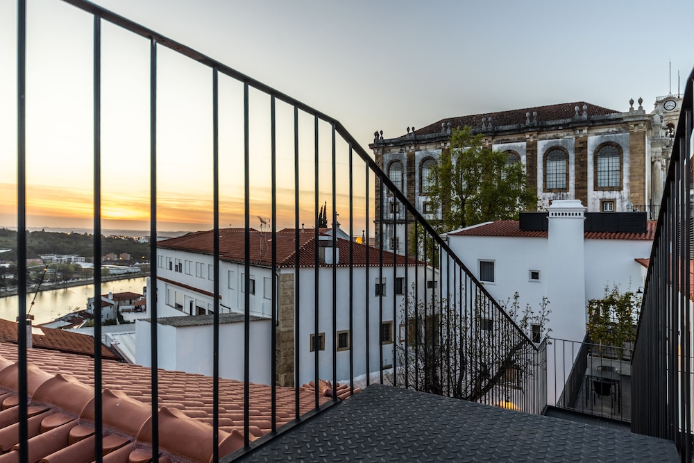 SAPIENTIA BOUTIQUE HOTEL 62/73