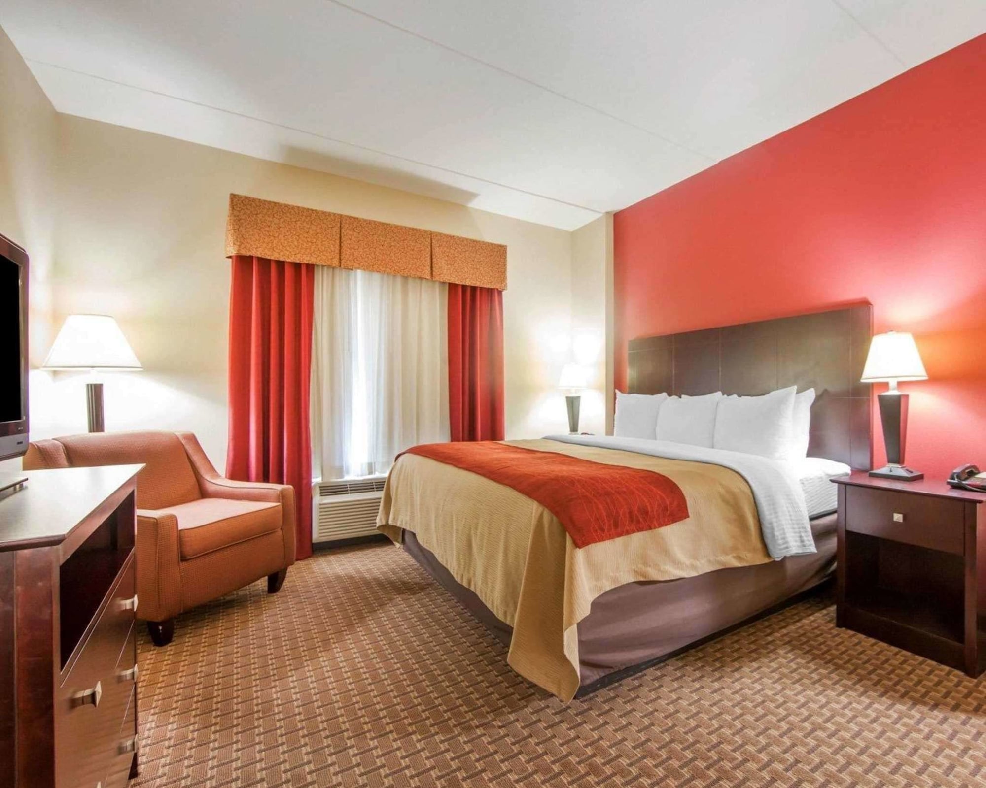 Suite, Sofa, Comfort Inn Harriman, TN 3/6