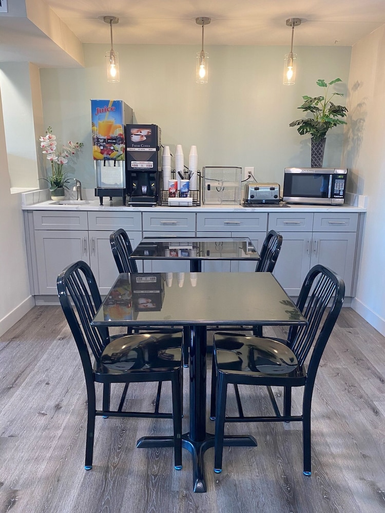 Antioch Quarters Inn and Suites 35/54
