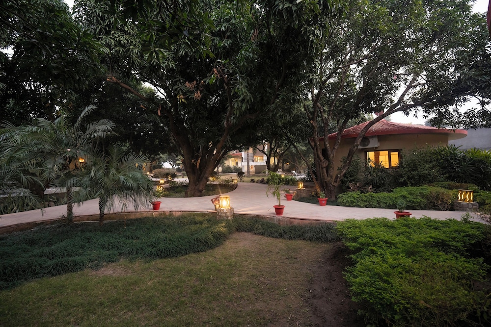 LA PERLE RIVER RESORTS 35/50