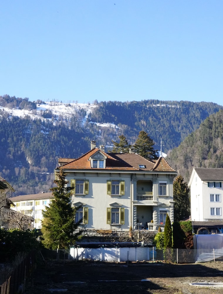 Adventure Guesthouse 4/45