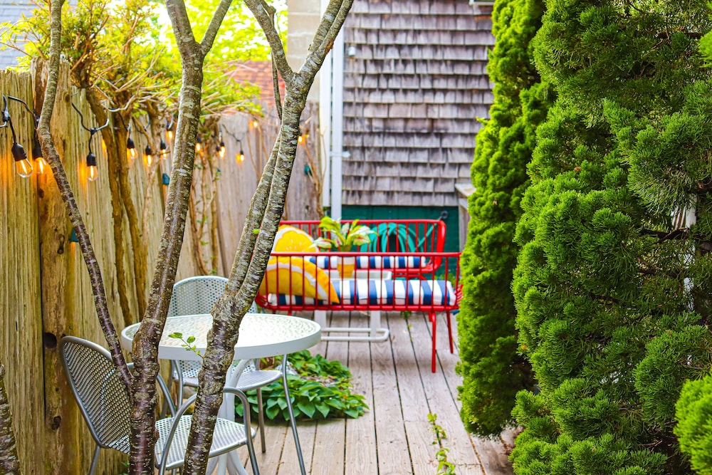 The Mercury Hotel Provincetown 54/62