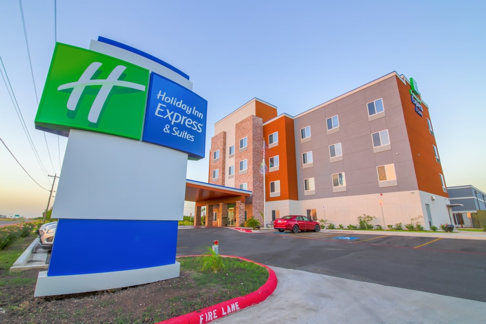 Holiday Inn Express And Suites Raymondville 1/28