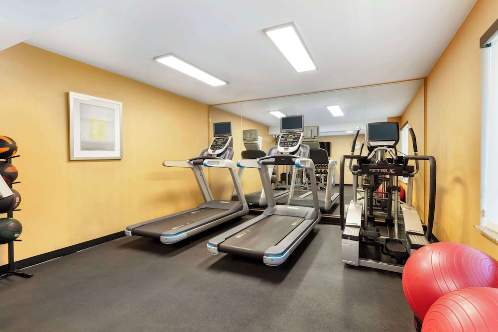 Best Western Plus Rancho Cordova Inn 37/63