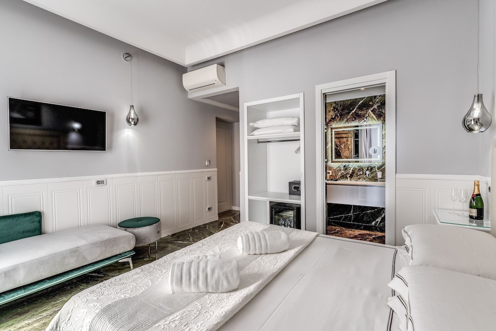 Rome 55 Piazza Di Spagna Luxury Rooms 8/50