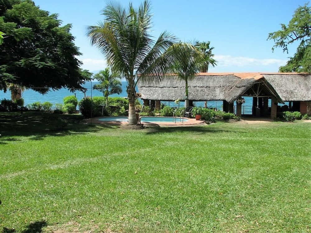 Nkhudzi Lodge 40/50