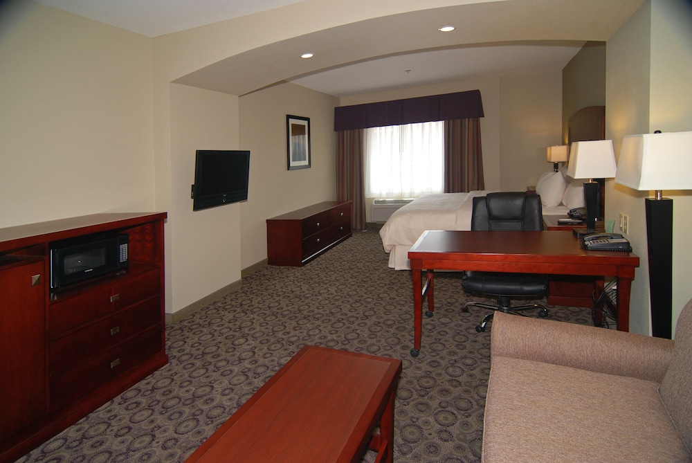 La Quinta Inn & Suites by Wyndham Fort Worth NE Mall 39/52