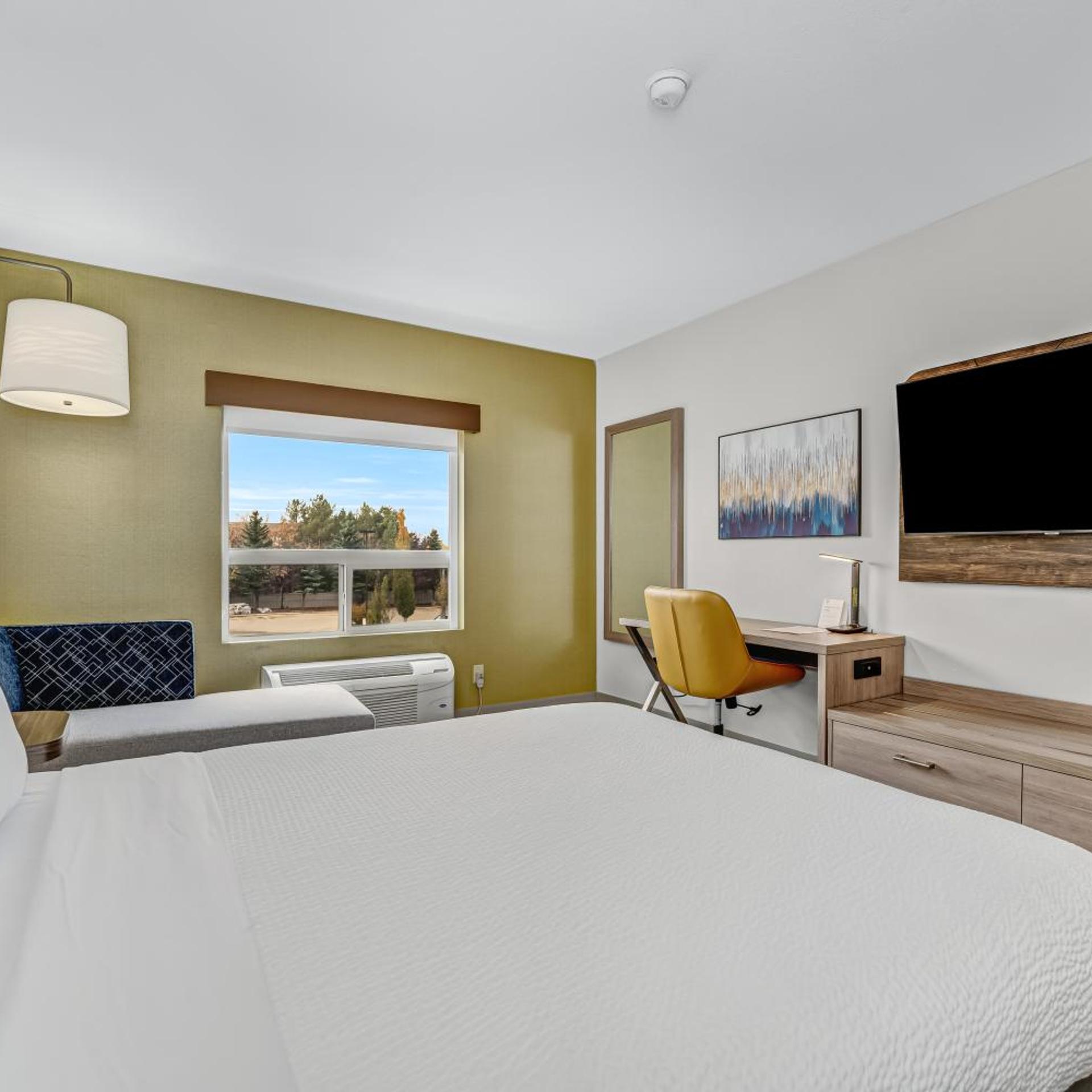 Standard, King Bed, Queen Bed