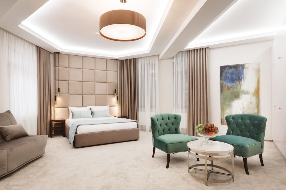 Roxen Hotel & Spa 10/30