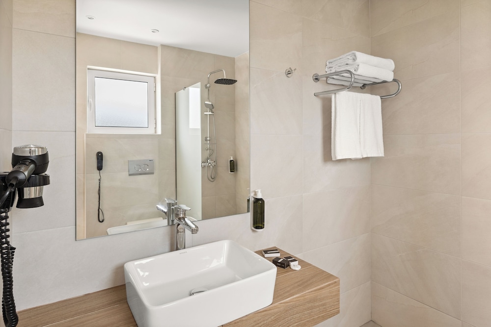 White Olive Marine Aquapark 69/69