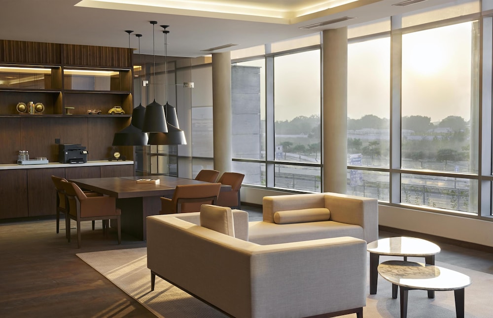 Andaz Delhi, by Hyatt 60/82