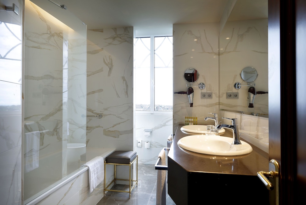 Eurostars Hotel Real 23/76