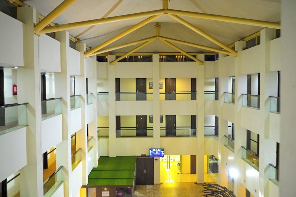 Ambar Sarovar Portico 7/48