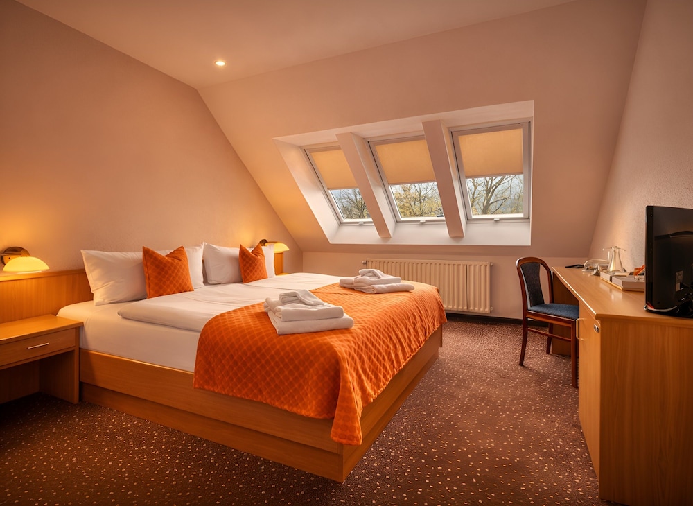 Lazensky hotel Pyramida I 45/90